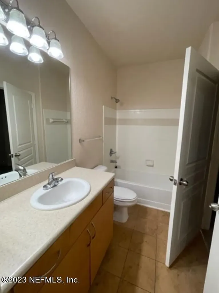 8290 Gate Parkway W Jacksonville FL 32216