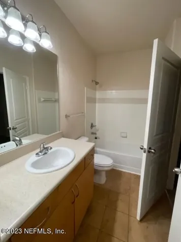 8290 Gate Parkway W Jacksonville FL 32216