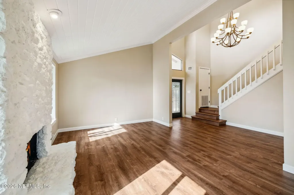 4425 Beacon Drive W Jacksonville FL 32225