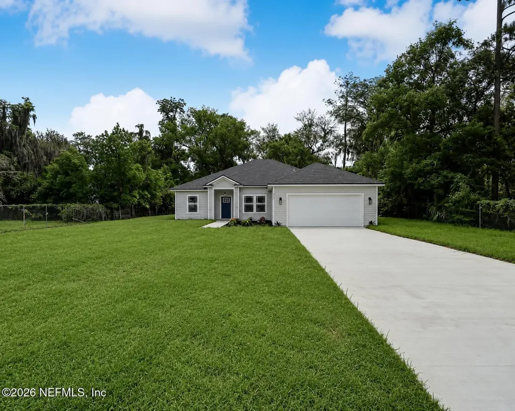 223 S 7th Street Macclenny FL 32063