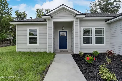 223 S 7th Street Macclenny FL 32063
