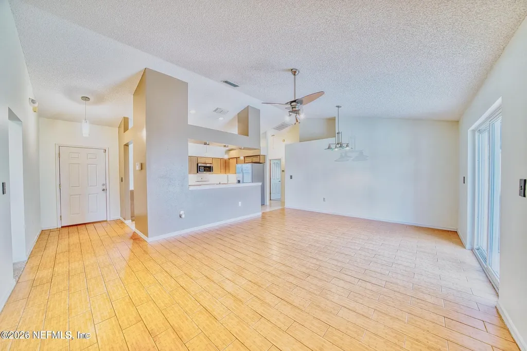 5628 Loma Vista Dr Drive W Davenport FL 33896
