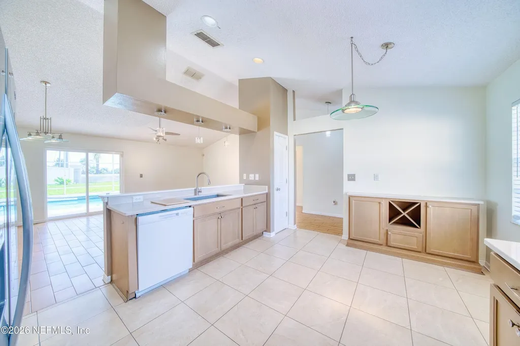 5628 Loma Vista Dr Drive W Davenport FL 33896