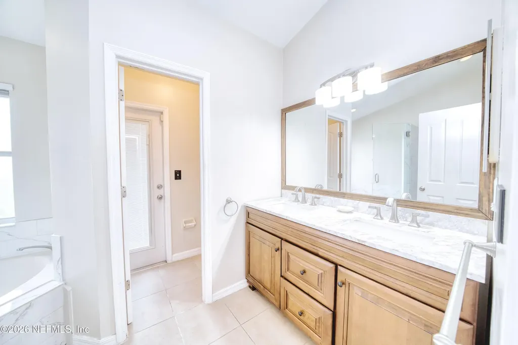 5628 Loma Vista Dr Drive W Davenport FL 33896