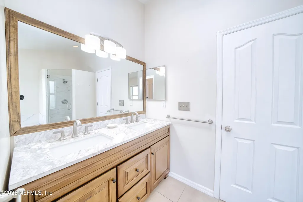 5628 Loma Vista Dr Drive W Davenport FL 33896