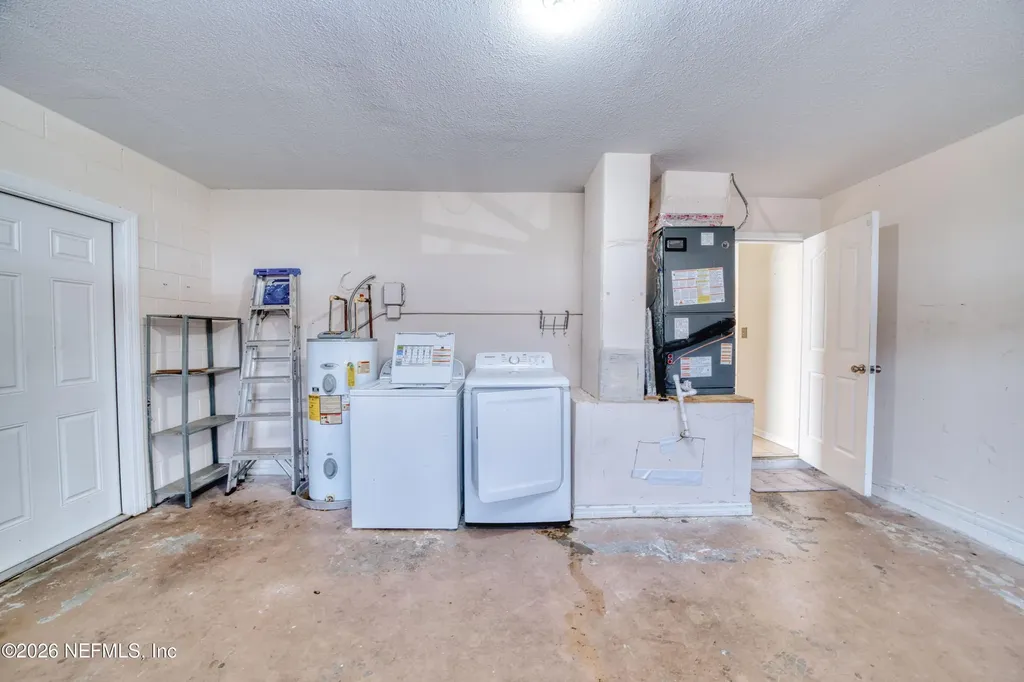 5628 Loma Vista Dr Drive W Davenport FL 33896