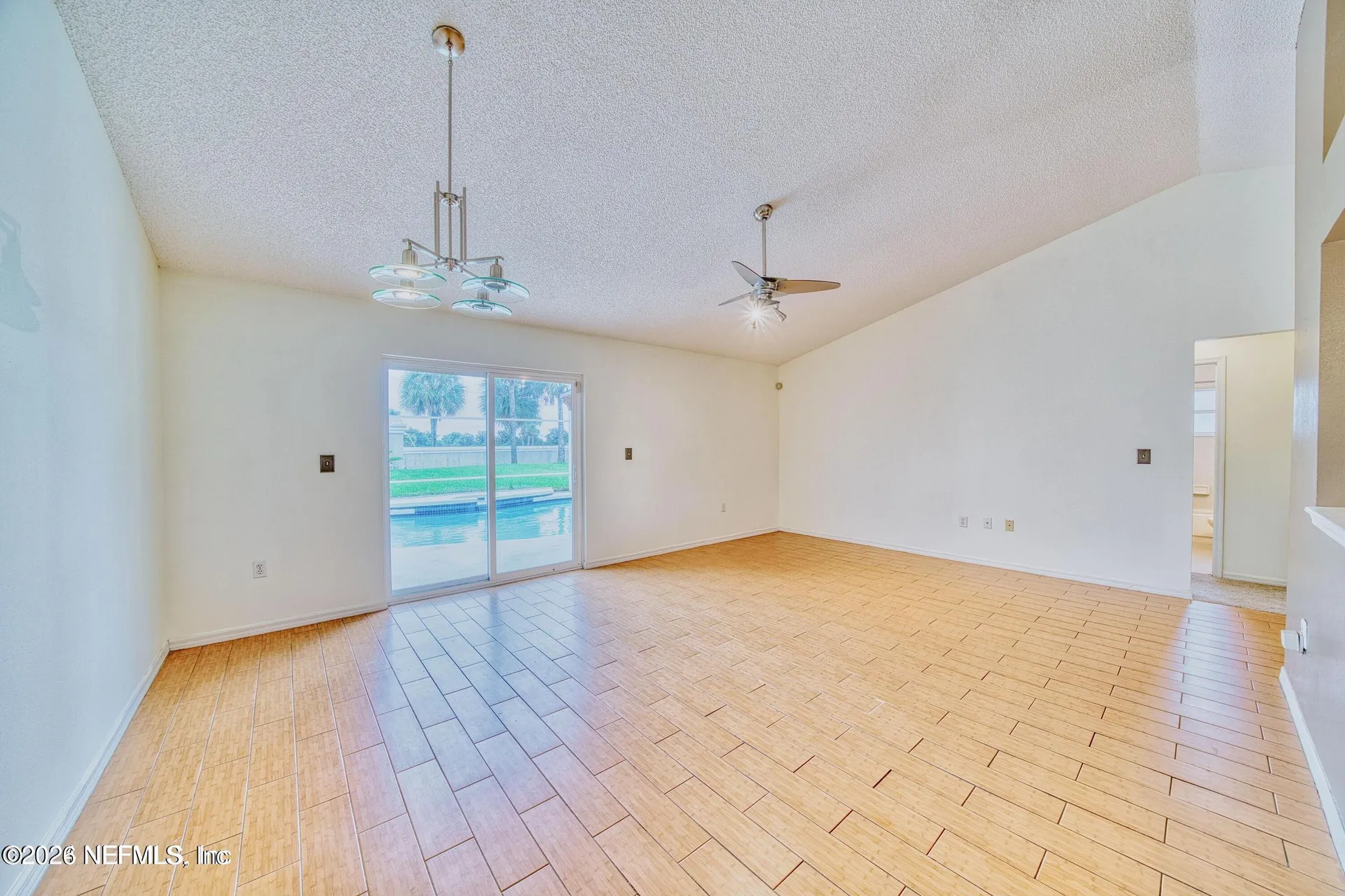 5628 Loma Vista Dr Drive W Davenport FL 33896