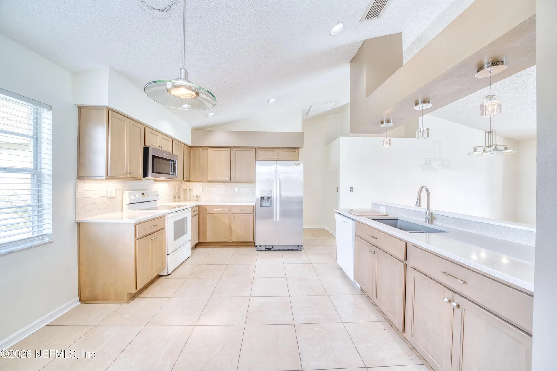 5628 Loma Vista Dr Drive W Davenport FL 33896