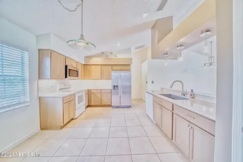 5628 Loma Vista Dr Drive W Davenport FL 33896