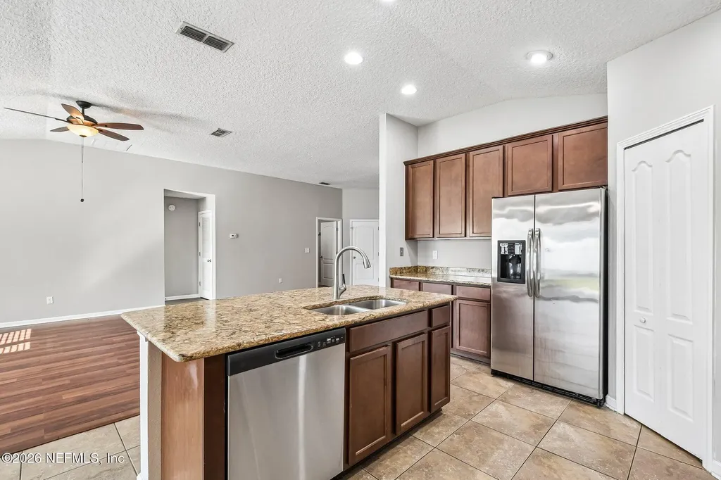 16421 Tisons Blf Road Jacksonville FL 32218