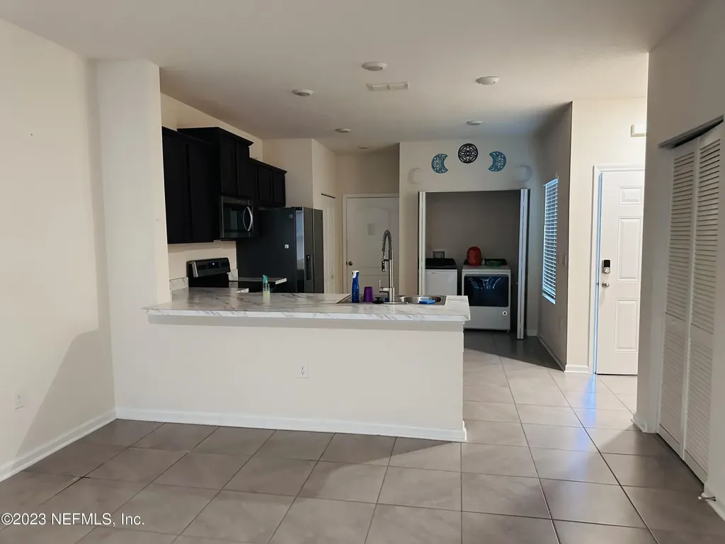 9582 Star Drive Jacksonville FL 32256