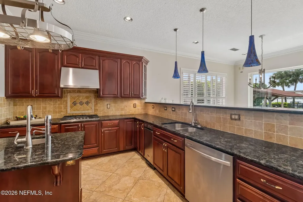 4728 University Boulevard N Jacksonville FL 32277