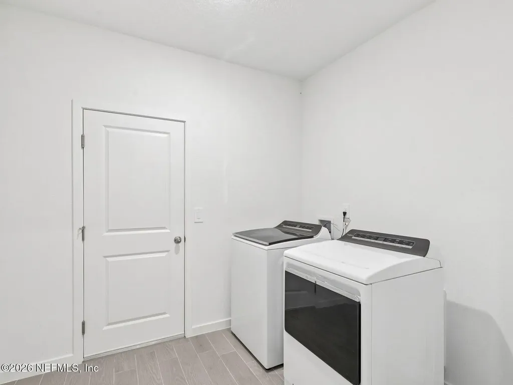 7382 Everett Forest Drive Jacksonville FL 32219