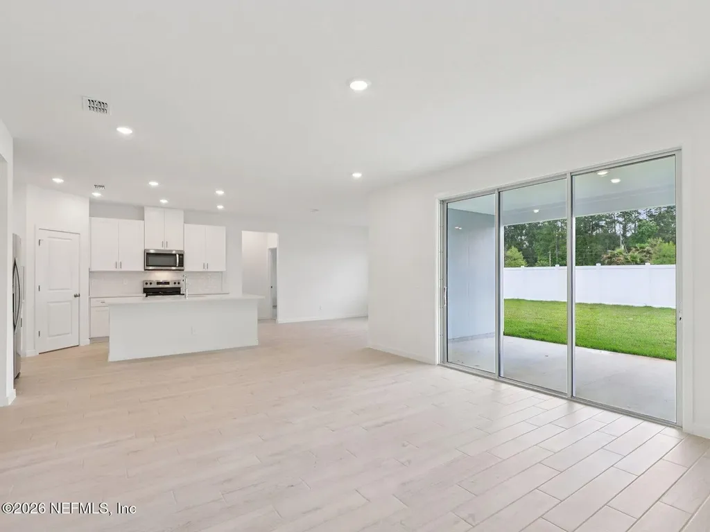 7382 Everett Forest Drive Jacksonville FL 32219