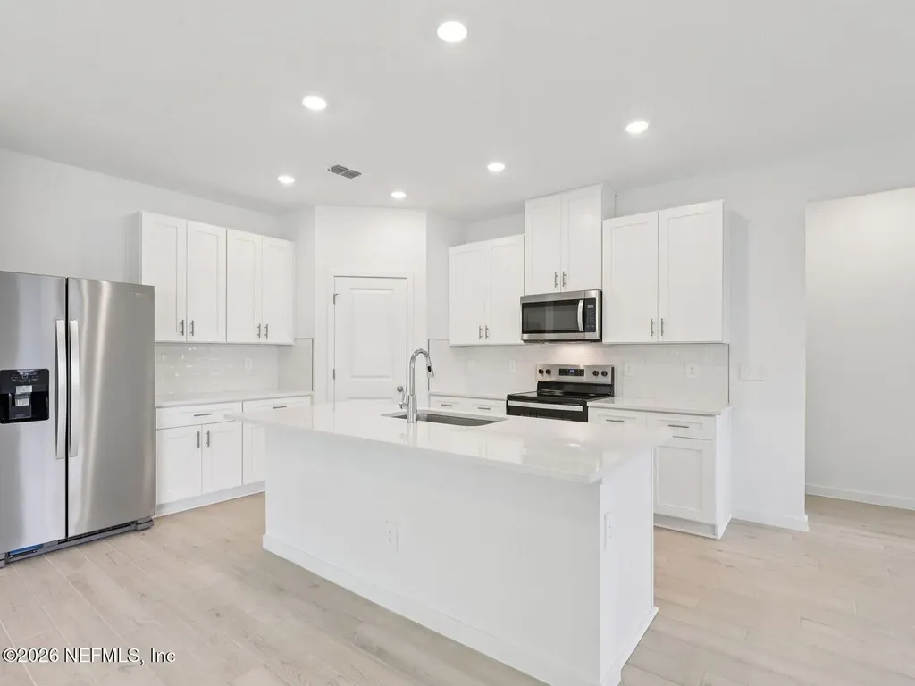7382 Everett Forest Drive Jacksonville FL 32219
