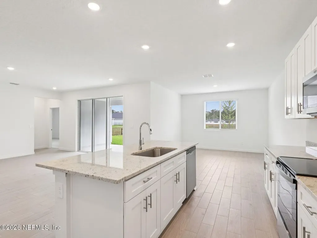 7382 Everett Forest Drive Jacksonville FL 32219