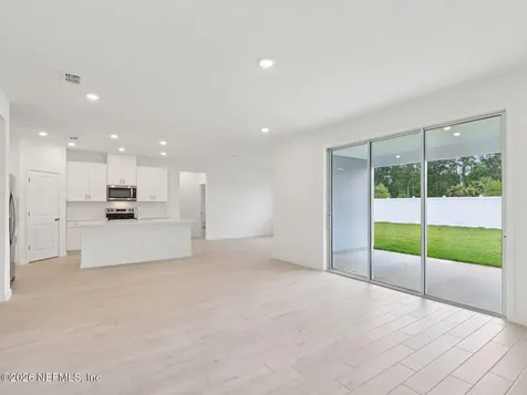 7382 Everett Forest Drive Jacksonville FL 32219