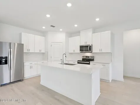 7382 Everett Forest Drive Jacksonville FL 32219