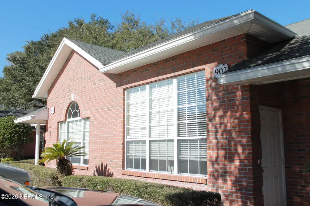 6817 Southpoint Parkway Jacksonville FL 32216