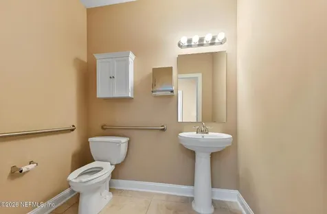 6817 Southpoint Parkway Jacksonville FL 32216