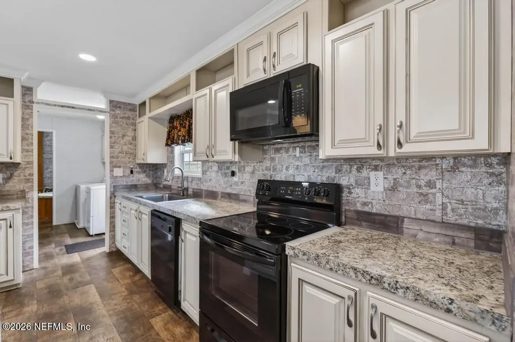 44480 Swallowfork Avenue Callahan FL 32011