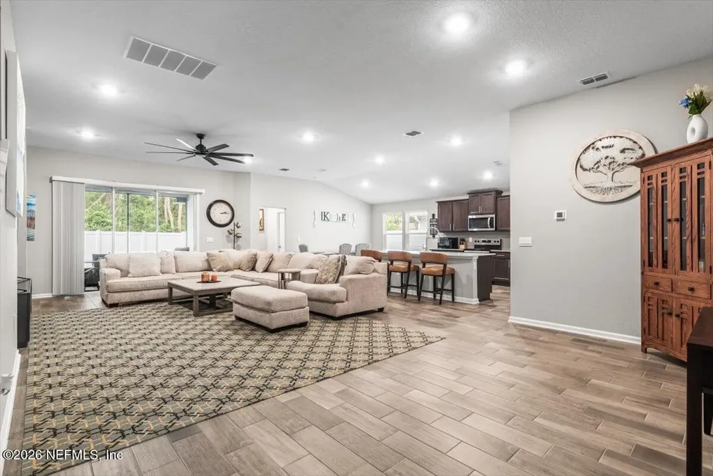 40 Pecan Ridge Court Jacksonville FL 32218