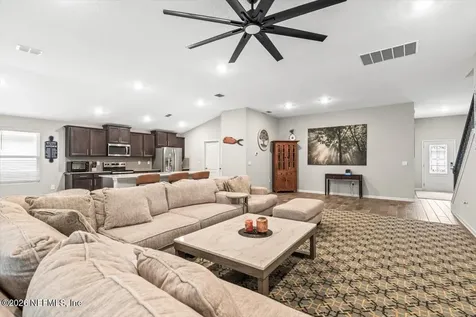 40 Pecan Ridge Court Jacksonville FL 32218