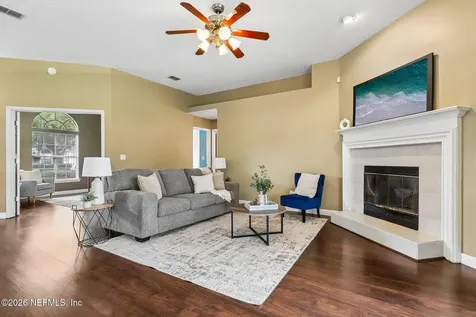 372 Maplewood Drive St. Johns FL 32259