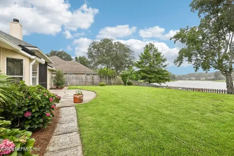 372 Maplewood Drive St. Johns FL 32259