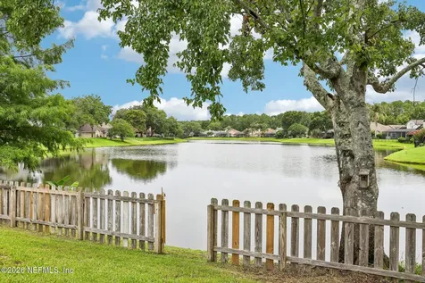 372 Maplewood Drive St. Johns FL 32259