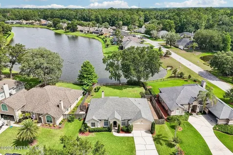 372 Maplewood Drive St. Johns FL 32259