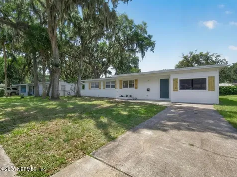 1152 Sebago Avenue N Atlantic Beach FL 32233