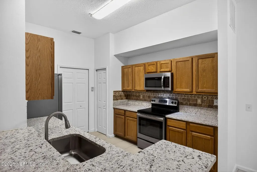 6111 Maggies Circle Jacksonville FL 32244