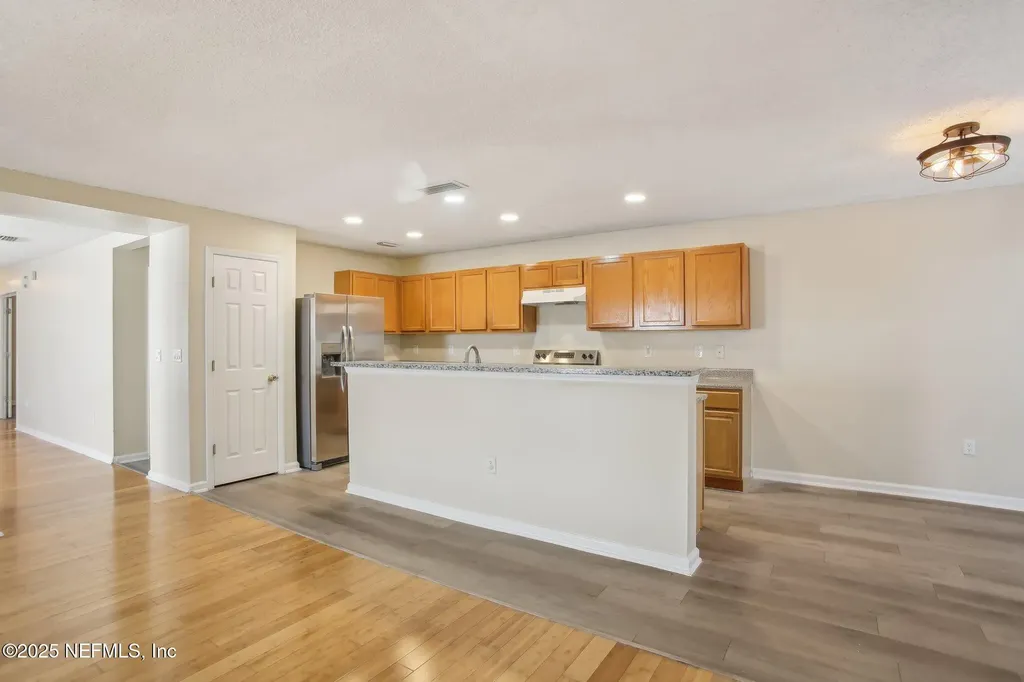2346 Adams Lake Boulevard Jacksonville FL 32221