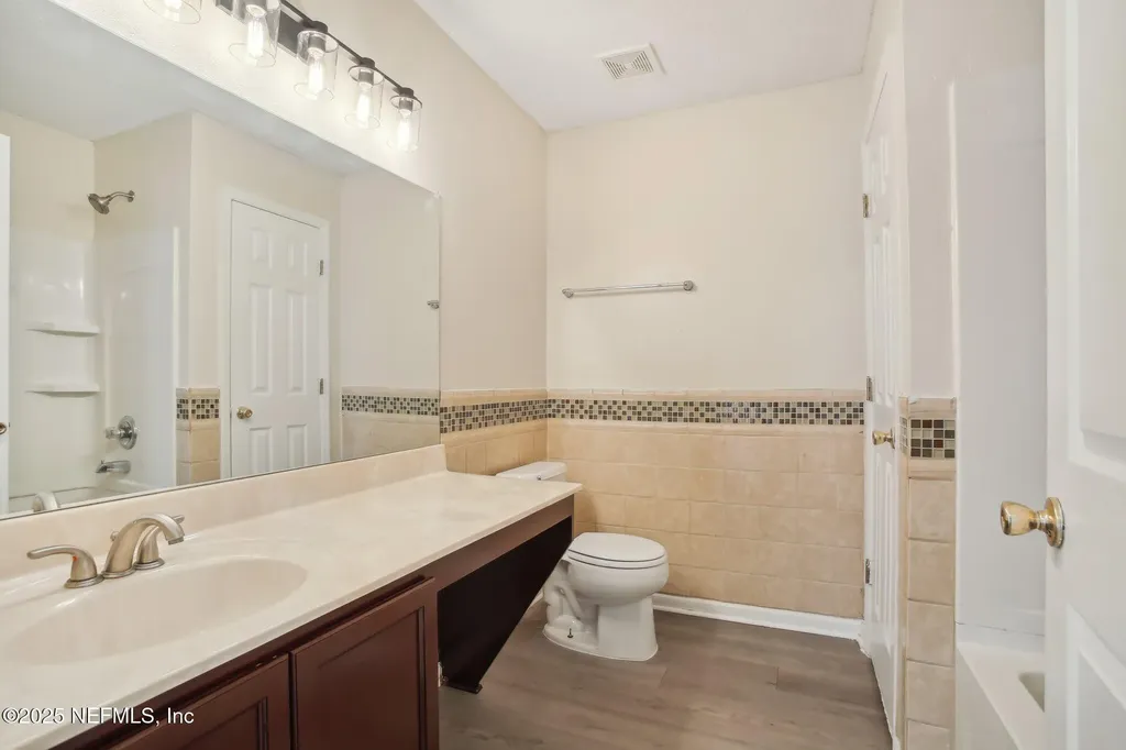 2346 Adams Lake Boulevard Jacksonville FL 32221