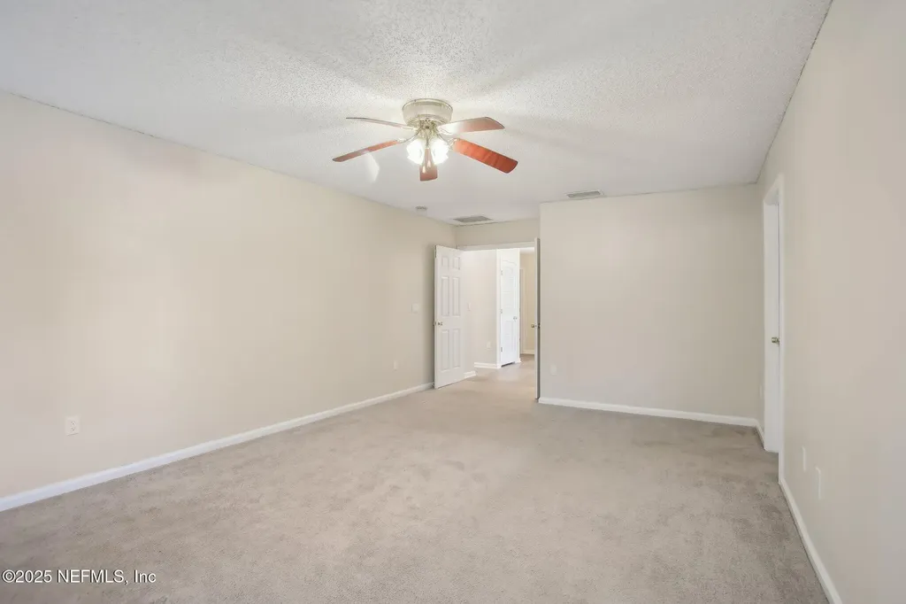 2346 Adams Lake Boulevard Jacksonville FL 32221