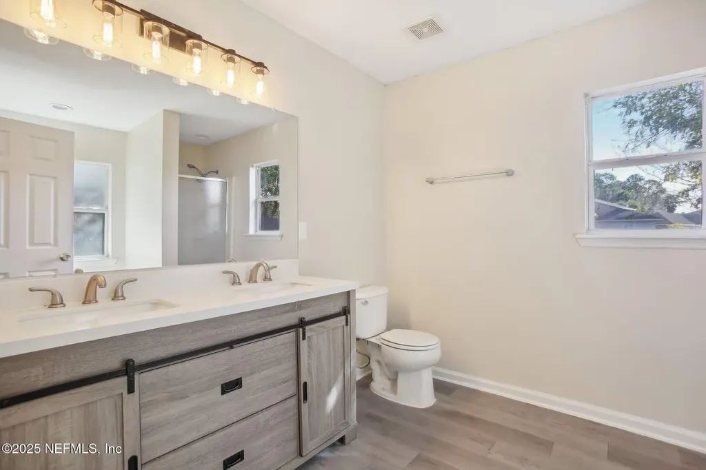2346 Adams Lake Boulevard Jacksonville FL 32221