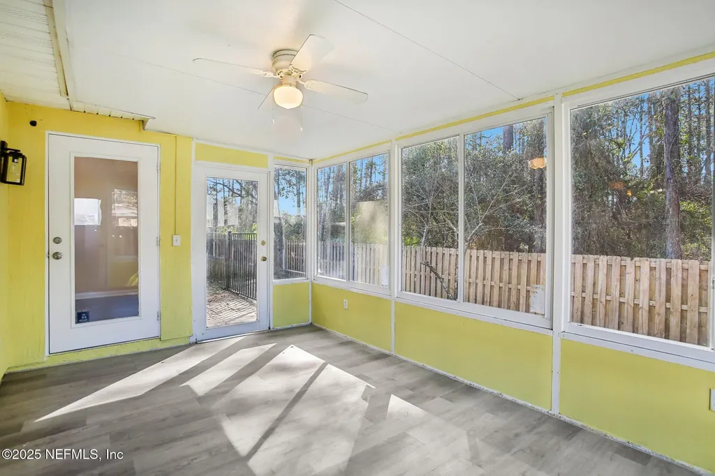 2346 Adams Lake Boulevard Jacksonville FL 32221