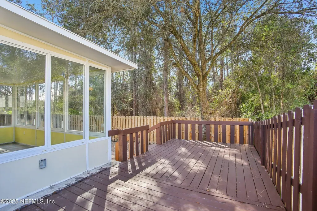 2346 Adams Lake Boulevard Jacksonville FL 32221