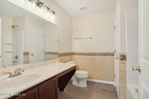 2346 Adams Lake Boulevard Jacksonville FL 32221