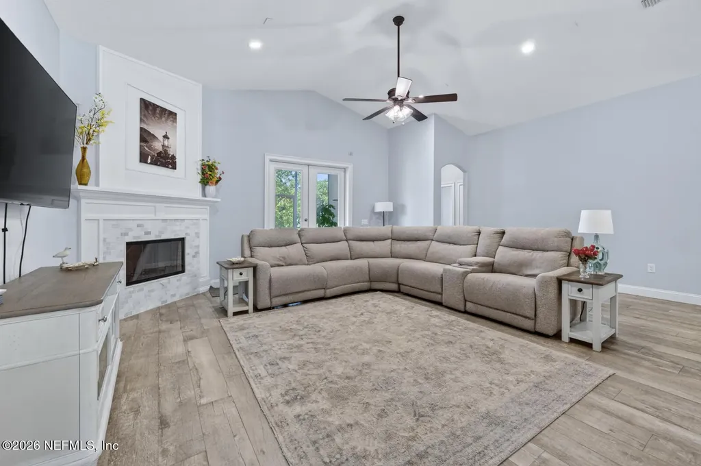 1720 E Tall Tree Drive Jacksonville FL 32224