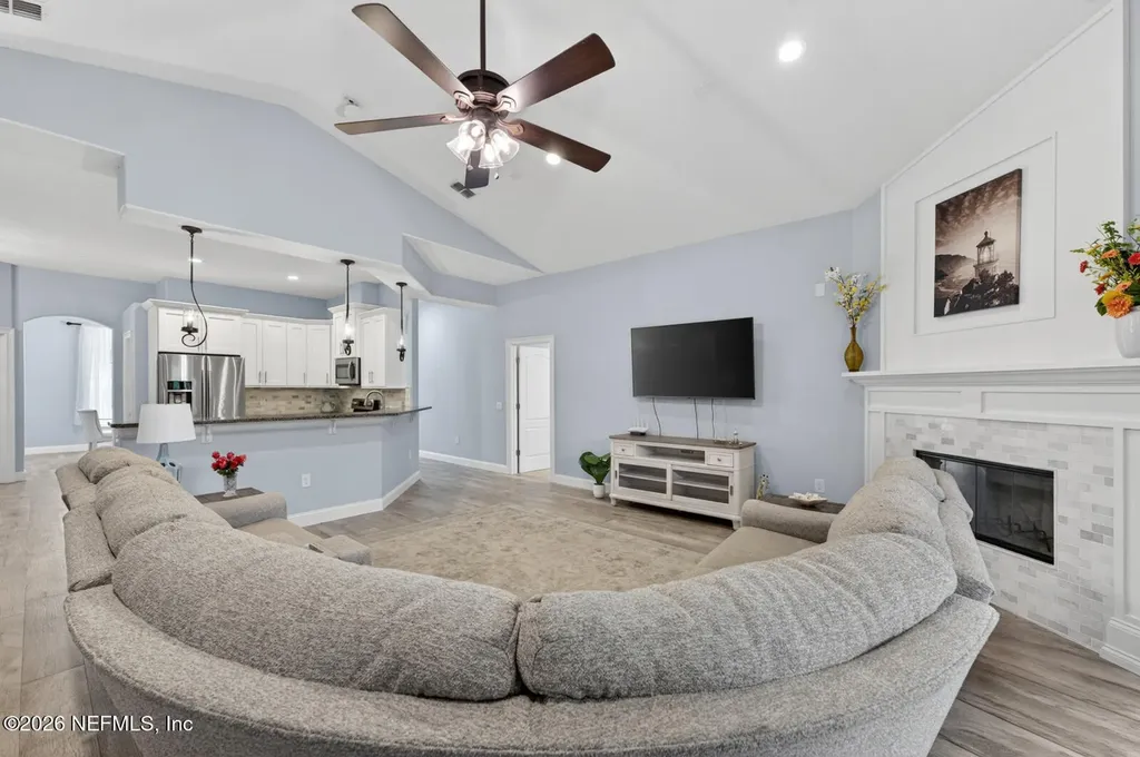 1720 E Tall Tree Drive Jacksonville FL 32224