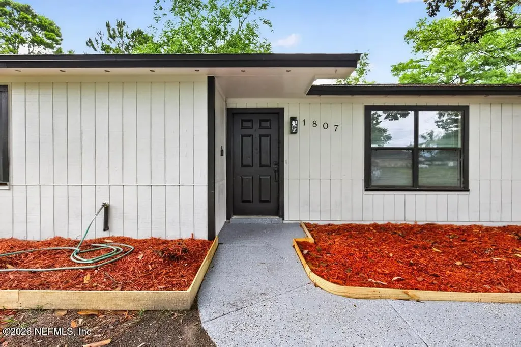 1807 Shannon Lake Drive Middleburg FL 32068