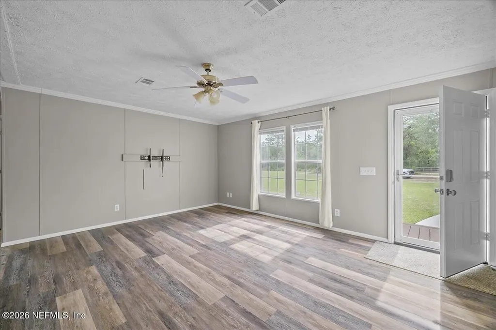 127 Red Oak Lane Hollister FL 32147
