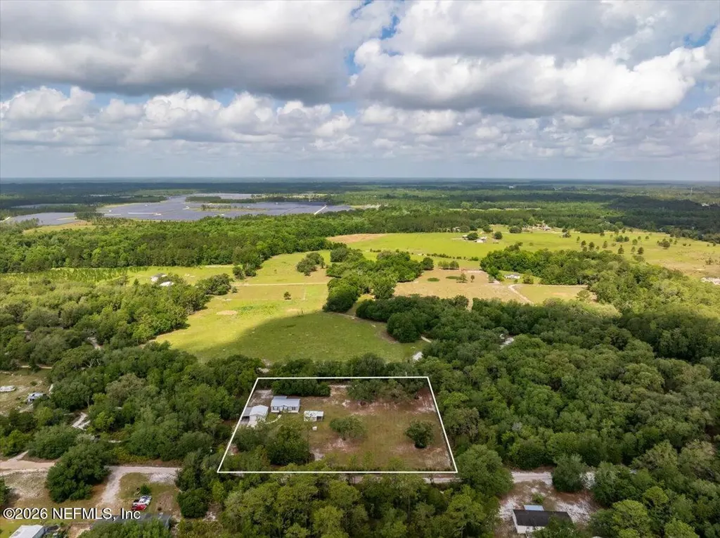 127 Red Oak Lane Hollister FL 32147