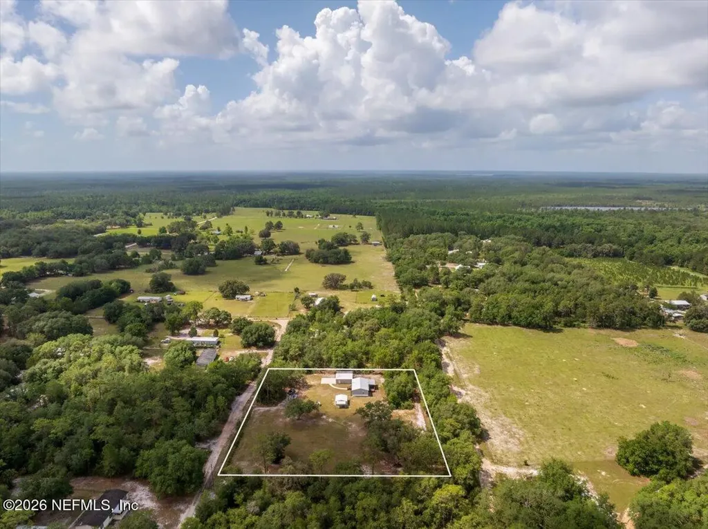 127 Red Oak Lane Hollister FL 32147