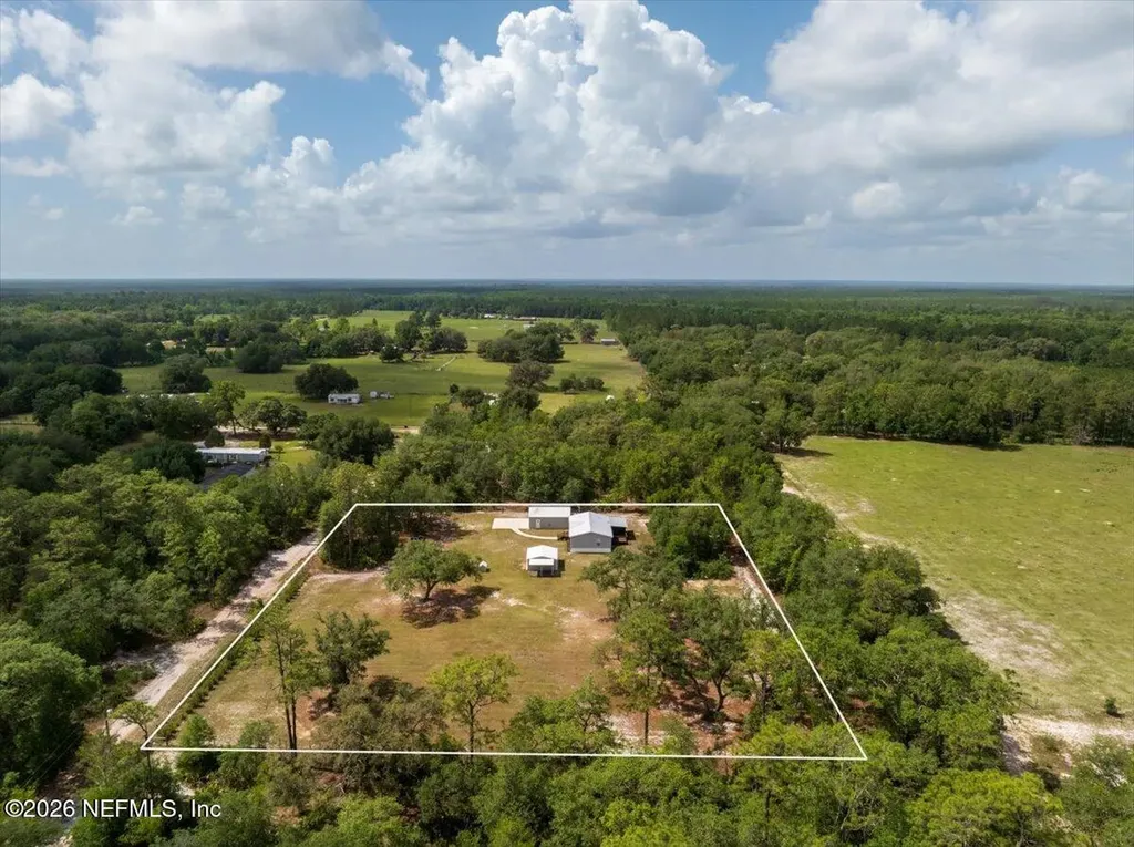 127 Red Oak Lane Hollister FL 32147