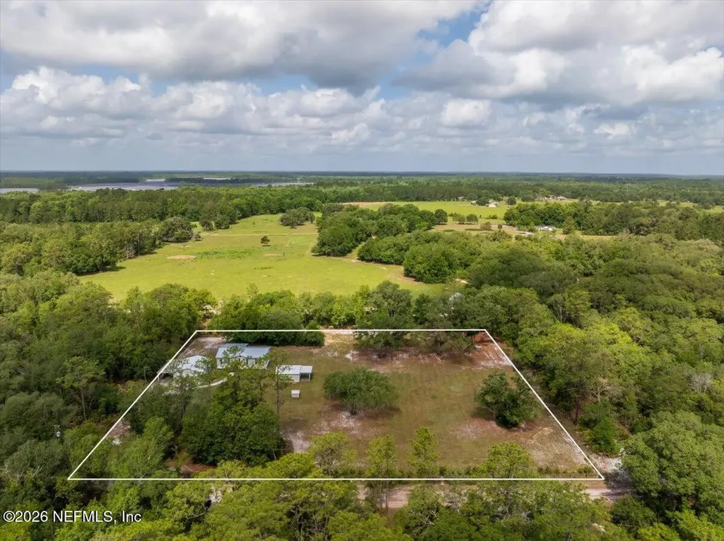 127 Red Oak Lane Hollister FL 32147