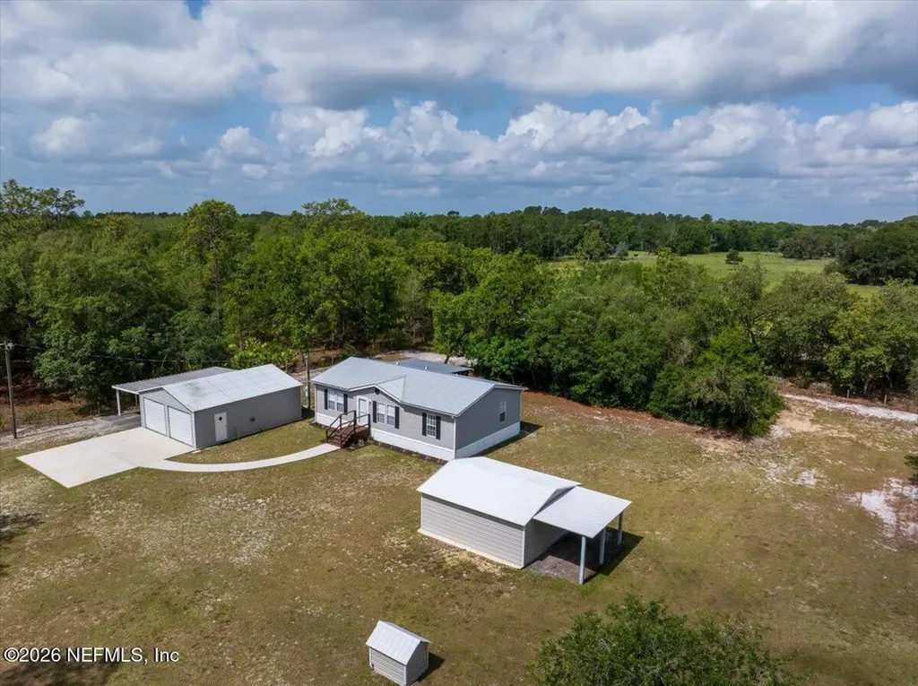 127 Red Oak Lane Hollister FL 32147