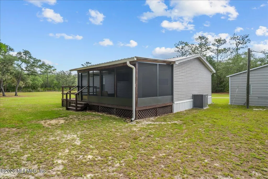 127 Red Oak Lane Hollister FL 32147